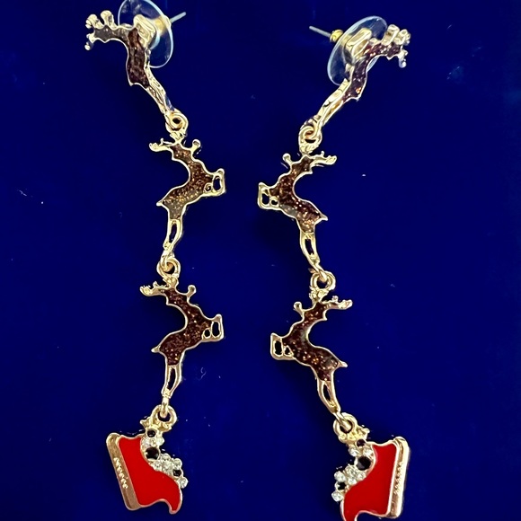 New Reindeer and Sleigh earrings - Picture 1 of 1